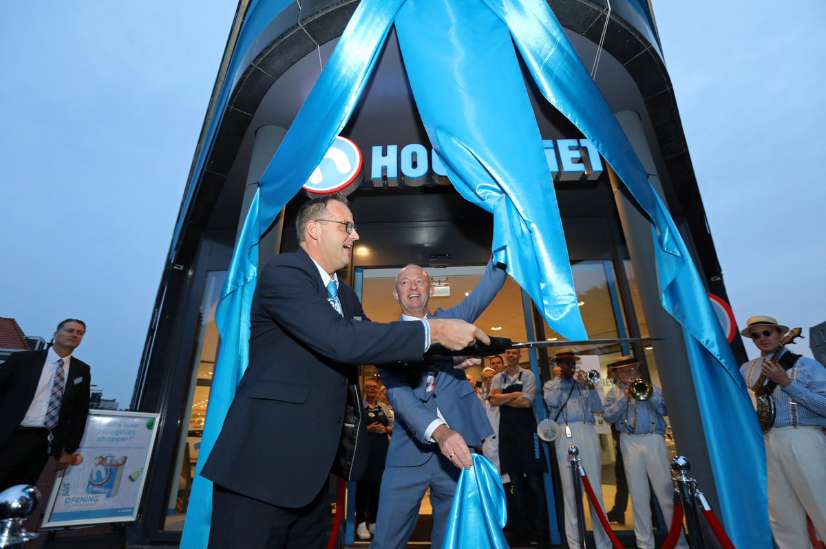 Nieuwe Hoogvliet-supermarkt a/d Badhuisstraat in Scheveningen is geopend. Succes en veel plezier! Trots op het resultaat! Foto <a href="/DTpersfoto/">DTpersfoto</a>