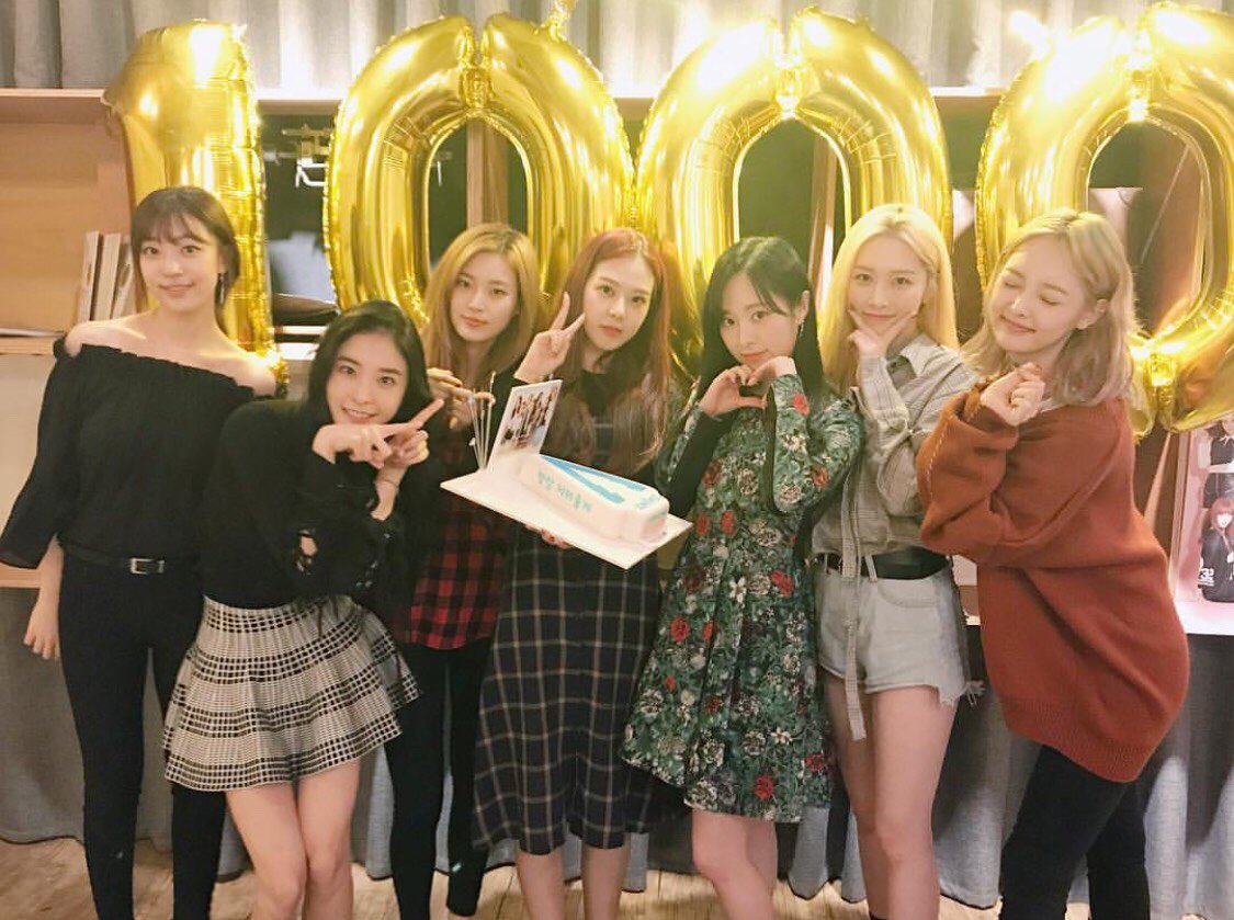 minjae_com's tweet photo. 소나무 천일 축하해용💓 #1000daysWithSONAMOO https://t.co/fZICy0Wus8