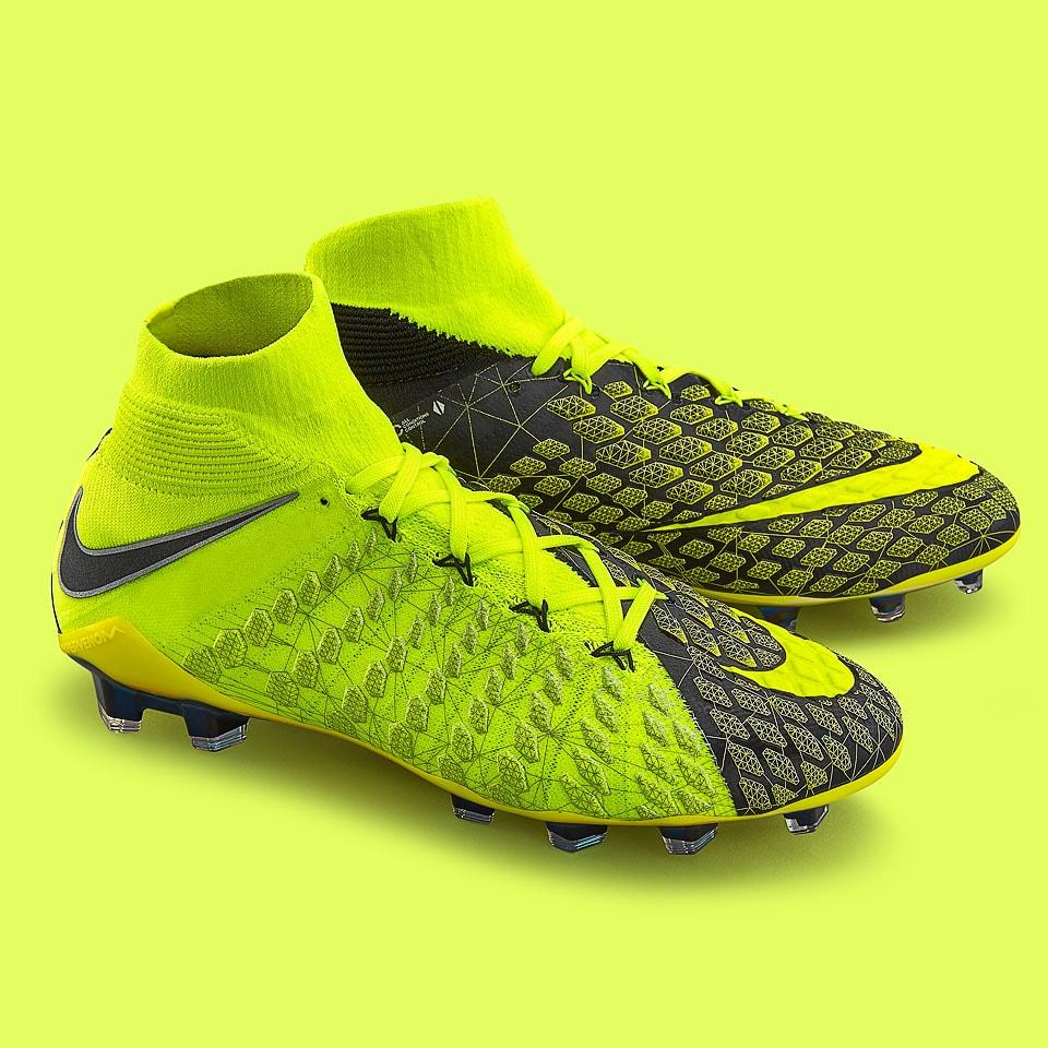 ServixioSport's tweet photo. Get yourself the new #Nike #Hypervenom #Phantom III DF #EA #Sports FG - Limited Edition! 🔥⚽️
https://t.co/2cI7x1TufM

#football #soccer https://t.co/a2zZJmv2tE