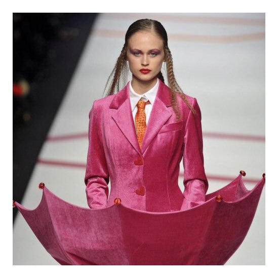 JoshBachLtd's tweet photo. #Neckties are perfect with any #blazer!   #HighFashion #Runway #Umbrella #JoshBach #MadeInUSA #PureSilk #HandCrafted https://t.co/LcUOvIlr3Y
