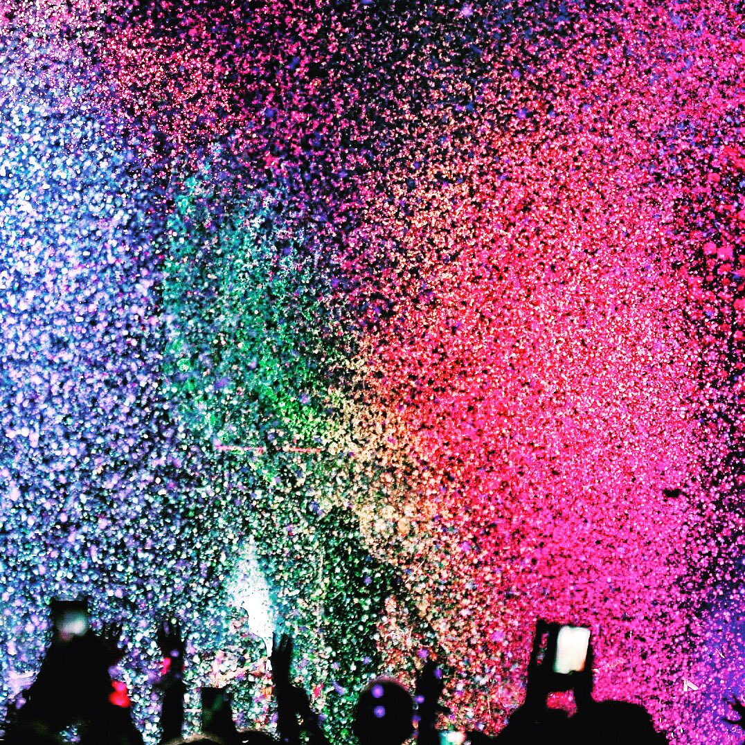 coldplay's tweet image. First confetti burst...
#ColdplayEdmonton 
R42