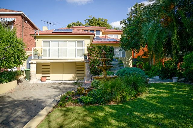 StylishGardens's tweet photo. Strathfield project. Update the look of your house with a new balustrade &amp; carefully selected plants. https://t.co/Um6mGqa8kC https://t.co/TP5Ls1K4jZ