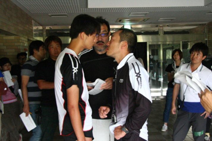 監督 五作さ ん こはぜ屋日誌 日曜劇場 陸王 T Co 4minyhea0f 城戸明宏を演じる 音尾琢真さんとのお芝居に理由が そうそう 音尾さんもこの日に撮影初日を迎えたのですが 撮影初日にして緊迫した二人の表情と距離感 音尾さんのお