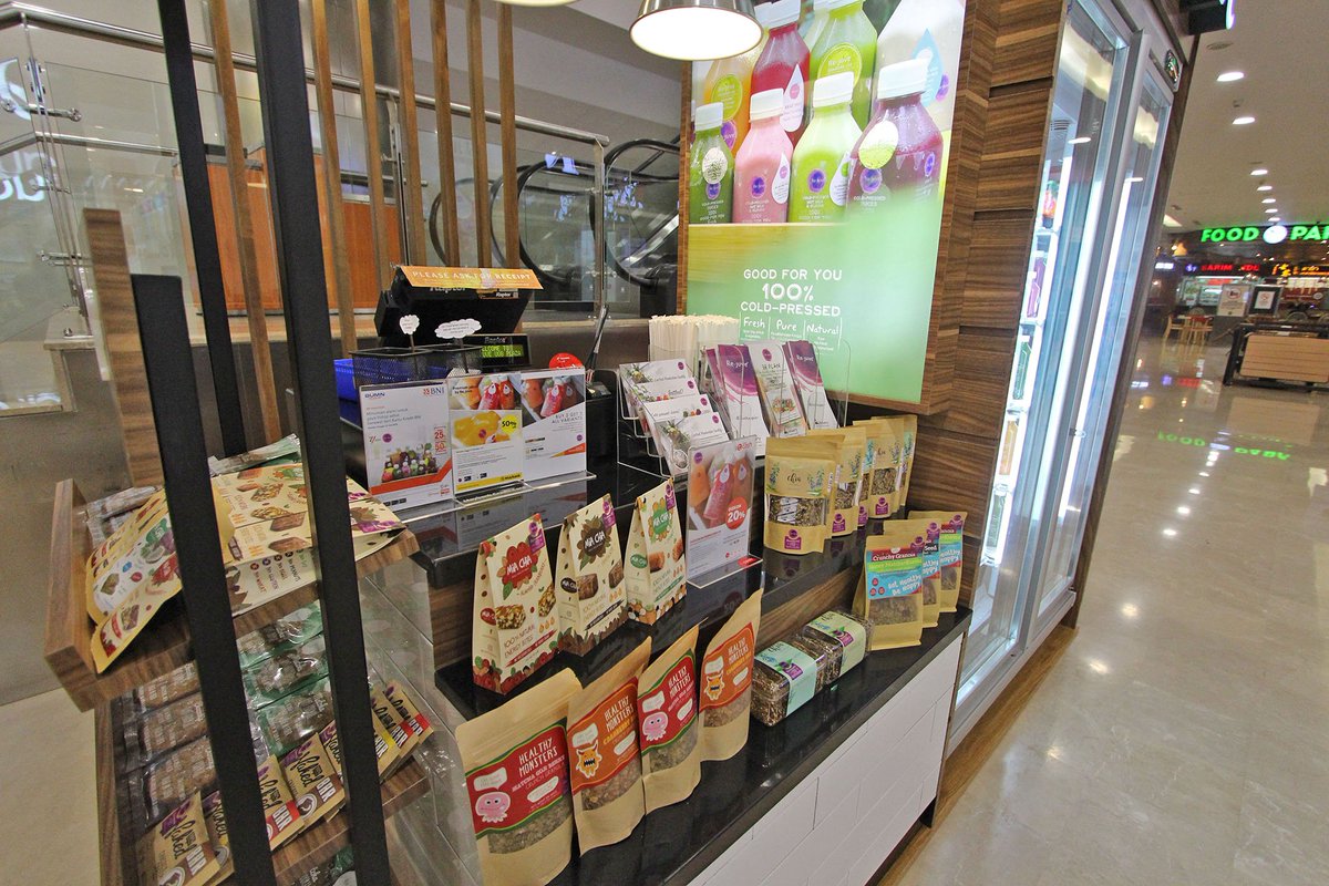 ThamrinNine's tweet photo. Now Open..Re.juve at Basement 1 Chubb Square - Thamrin Nine...Get your best cold-pressed juice in town.. https://t.co/nLLQjZDcln