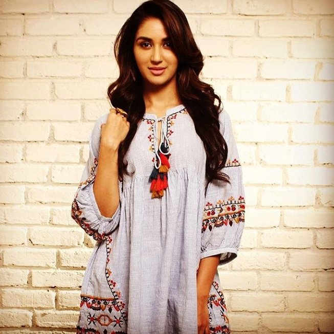 JustShowbiz's tweet photo. Our next Chat Session is with @nikifyinglife Tweet ur ques 2 us
with #AskNikita by tagging us, Before 2nd oct.
Best 20 will get reply. https://t.co/NLJX64VByb