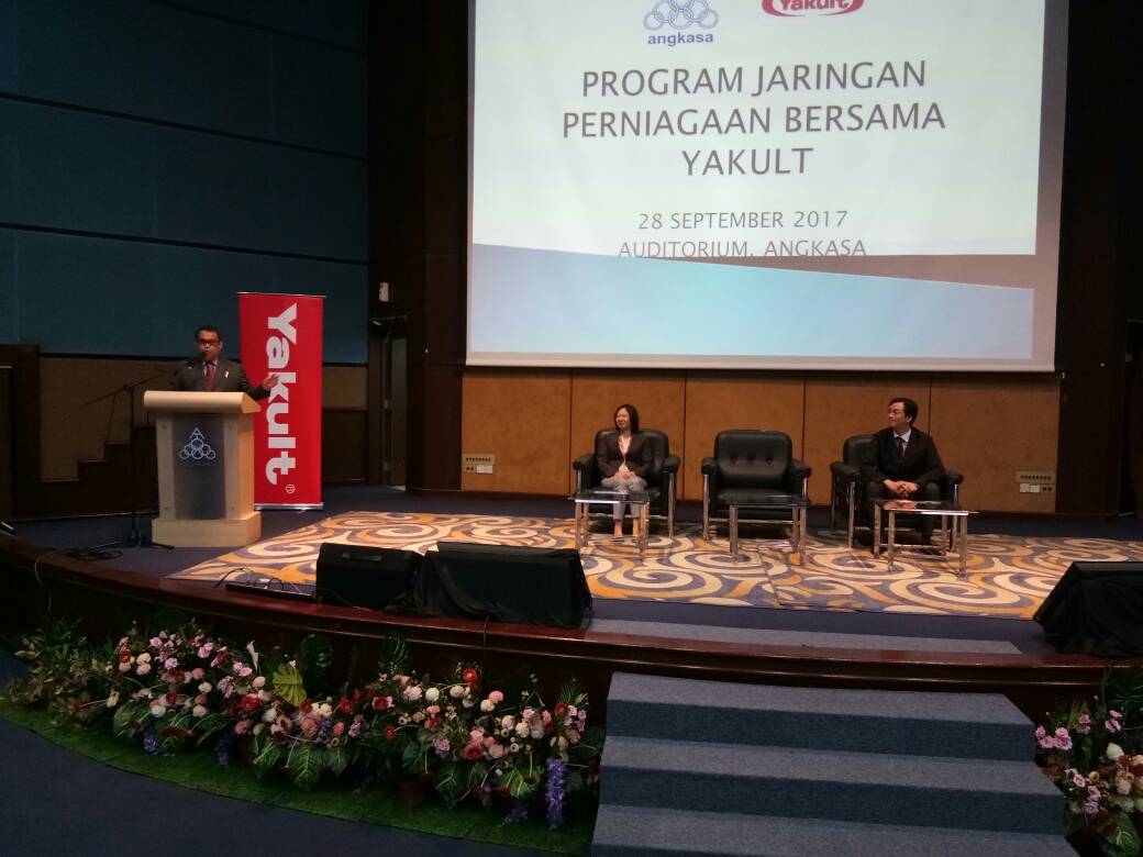 ANGKASACoop's tweet photo. Sekitar Program Jaringan Perniagaan Bersama Yakult yang akan menjadi projek perintis kepada pasaran Koperasi Sekolah.
#ANGKASACoop https://t.co/Kriu8YOmMG
