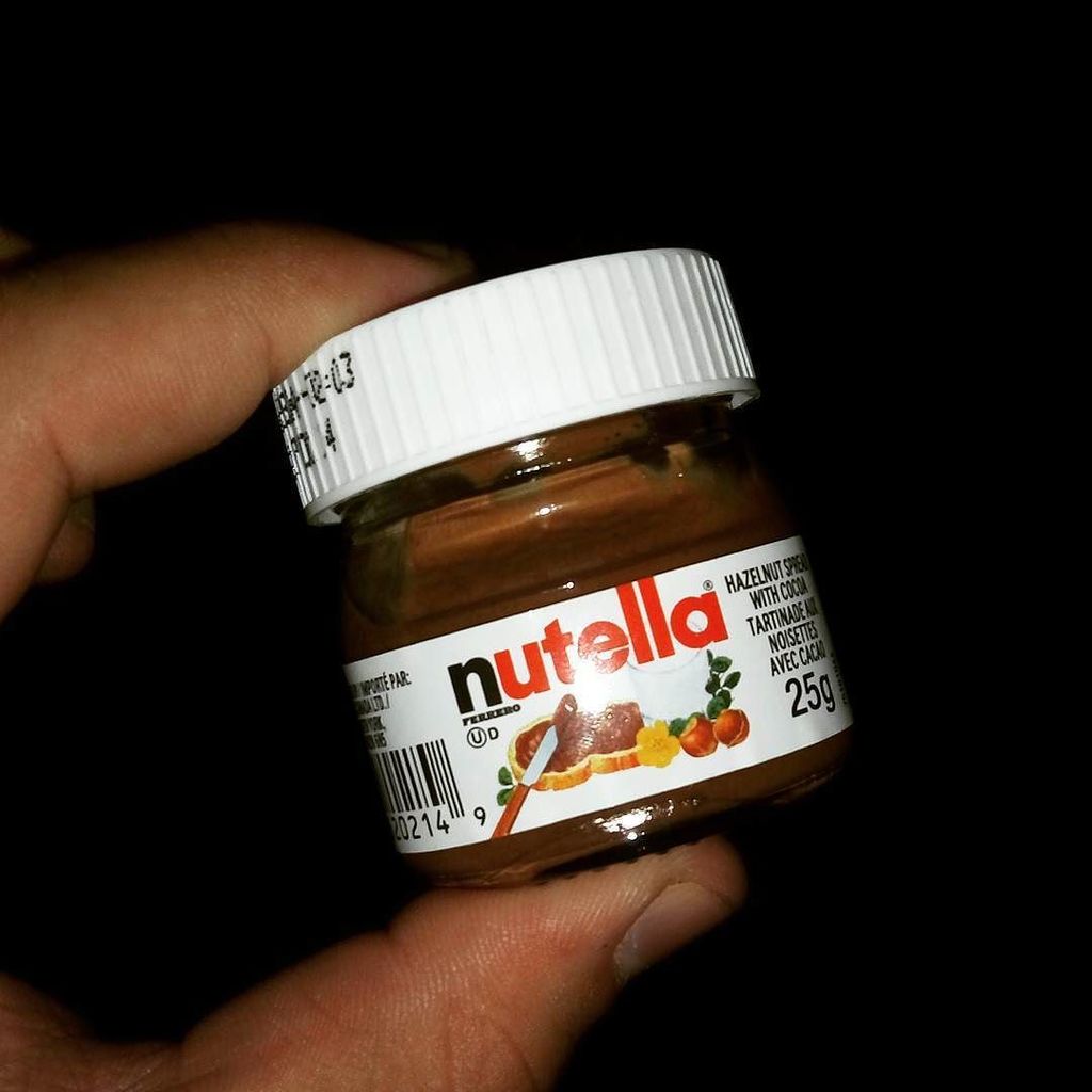 Carlos_AFarinha's tweet photo. Oh que triste dejame mostrarte el Frasco de Nutella mas pequeño del mundo https://t.co/Wx5xwJAITd https://t.co/2tbXfZBtXf