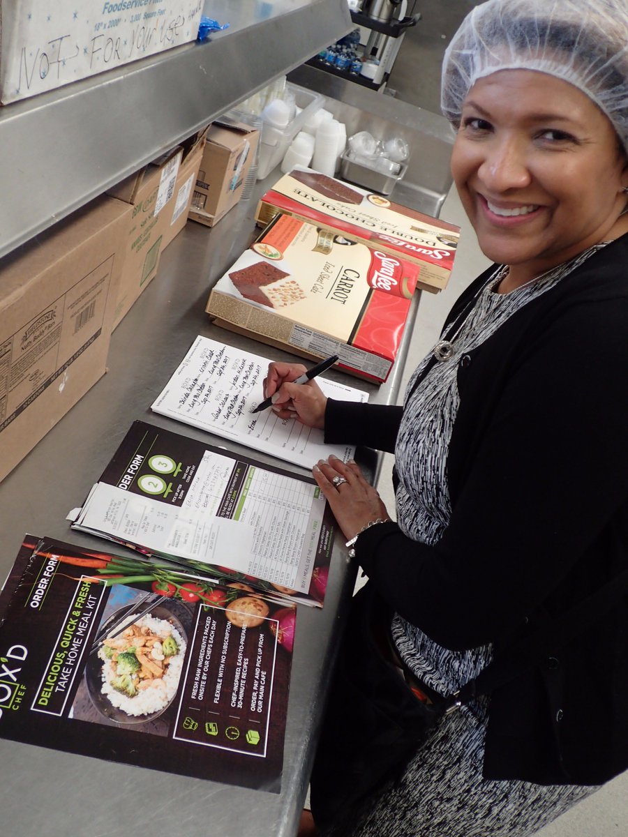 boxdchef's tweet photo. A sneeky peek behind the scenes at Jefferson Hospital - BOXing up our famous Kung Pao Chicken at @AHNtoday @elioruk @Elior_Group https://t.co/eLnooRuSgA