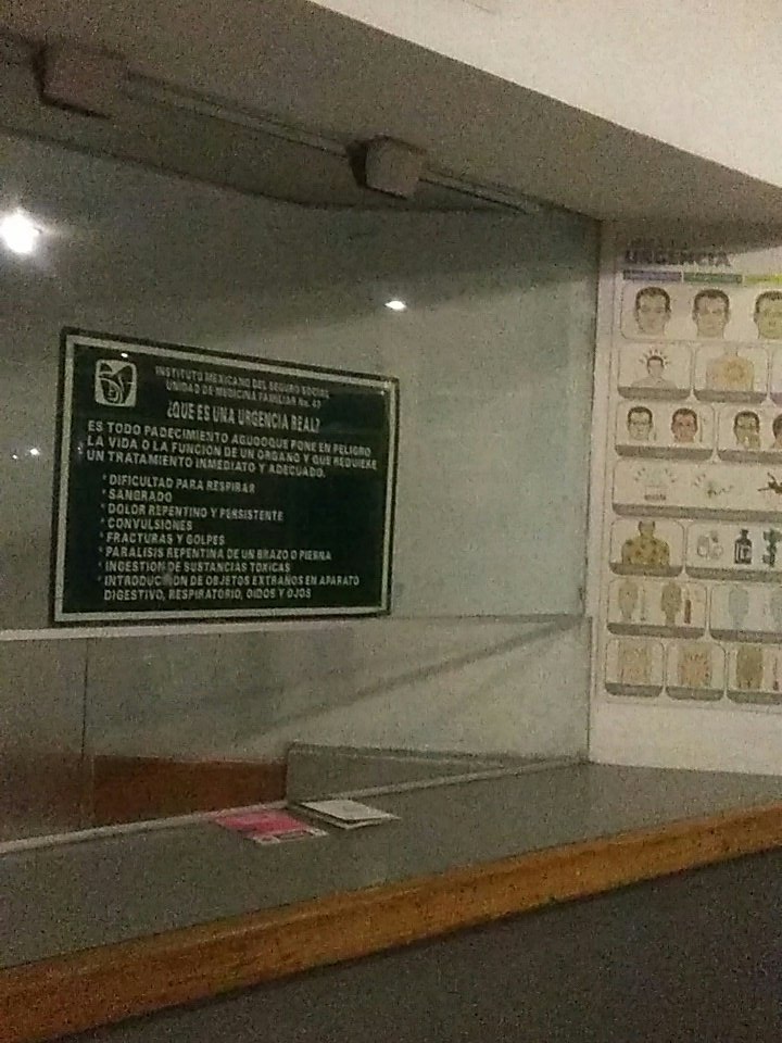 Pesimas condiciones en recepción del imss de la clínica 47 en urgencias