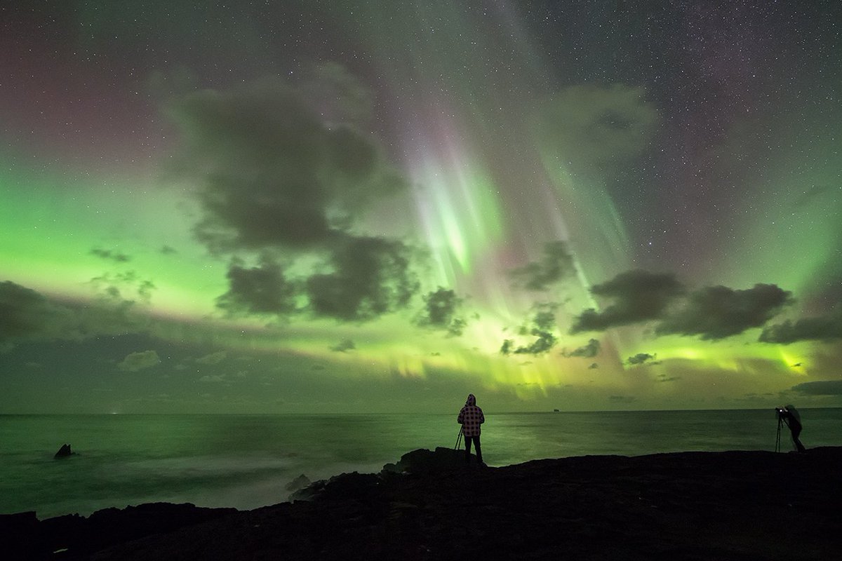 suarezphoto's tweet image. Can't find words to describe the show of tonight in #iceland 
Sacré spectacle cette nuit en Islande
#NorthernLights #StormHour @meteofrance