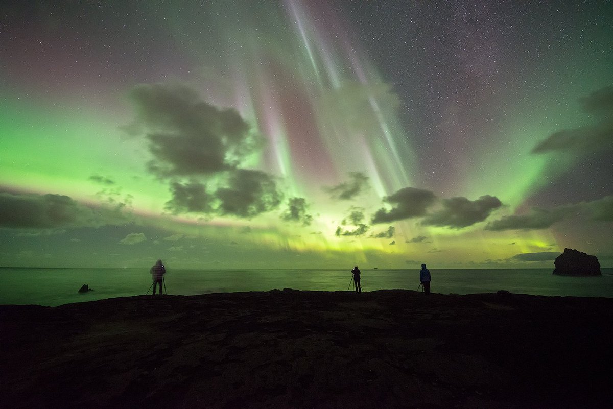 suarezphoto's tweet image. Can't find words to describe the show of tonight in #iceland 
Sacré spectacle cette nuit en Islande
#NorthernLights #StormHour @meteofrance