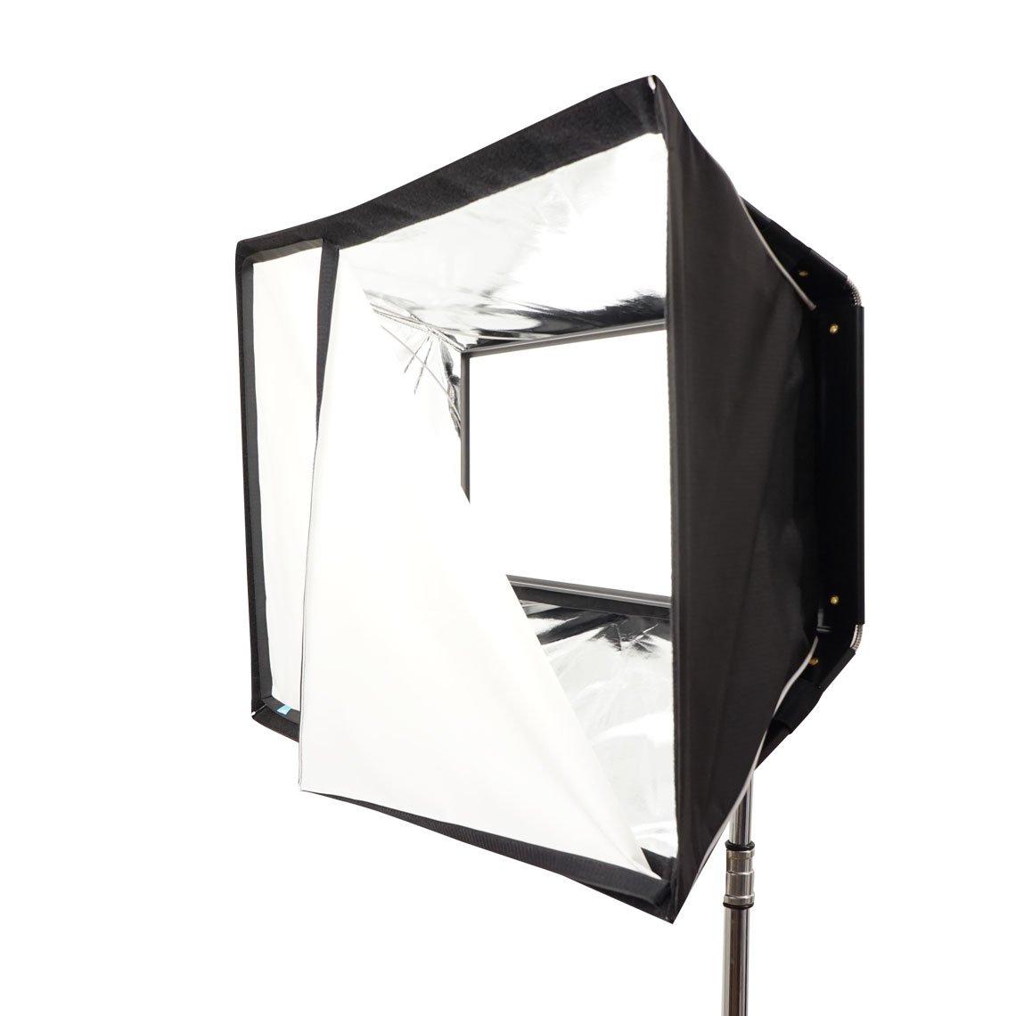 DoPchoice's tweet photo. Did you see the #Freestyle31 and #Freestyle21 at #IBCshow with the new #SNAPBAG? Details are on our website https://t.co/s4Czd8Zjzs @kinoflo https://t.co/M8OUaHZxMh