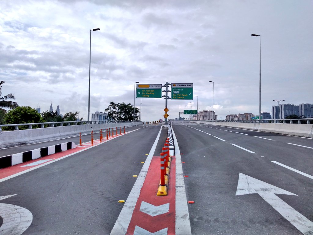 saranidollah's tweet photo. #TunRazakLink #Duke2 Dibina untuk penyuraian trafik dan menghubung kawasan baru. @PetraJayaMP @NajibRazak @DrAliHamsa https://t.co/GfuyYDxPPT