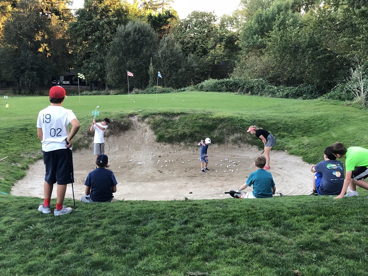 OliverKinkade's tweet image. 85 degrees today. Great day to play in the sand. #juniorgolf #kidsgolf #mysandbox #fortheloveofgolf
