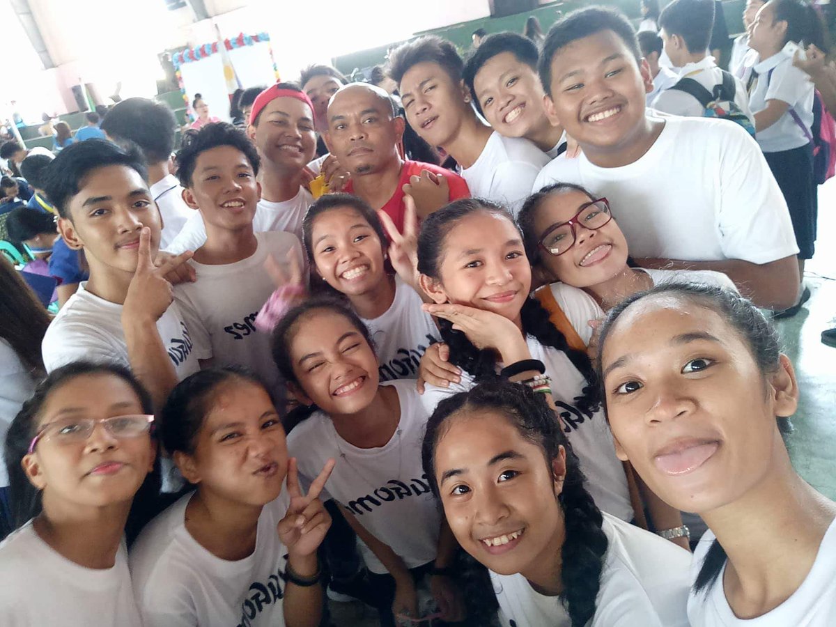 roscienna's tweet photo. the people i love https://t.co/z5gKJEBDWs