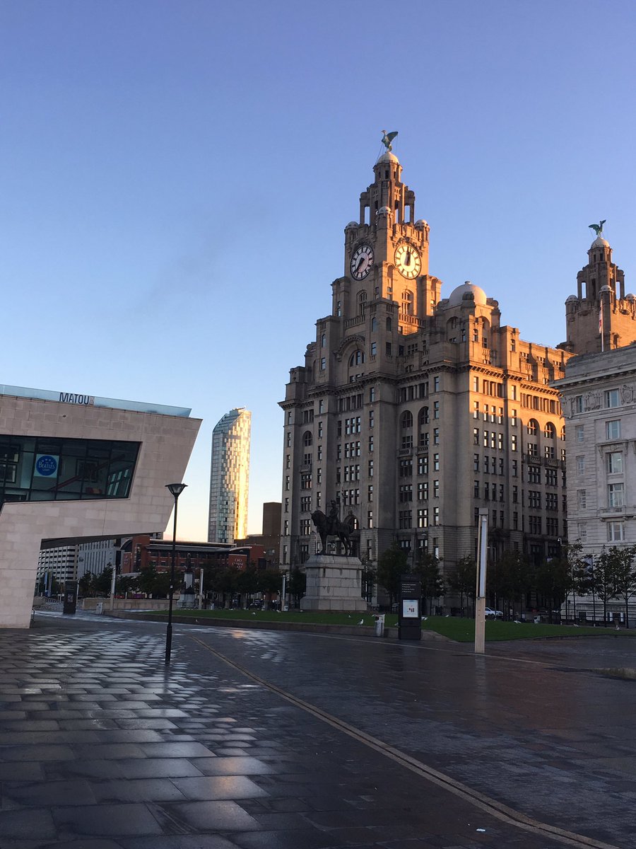 Assoc_Anaes's tweet photo. Well done to 17 runners who were up at sunrise to raise money for #SAFEAfrica. Support them by donating here https://t.co/8o2v2apCeY https://t.co/7V8Lnv97OC