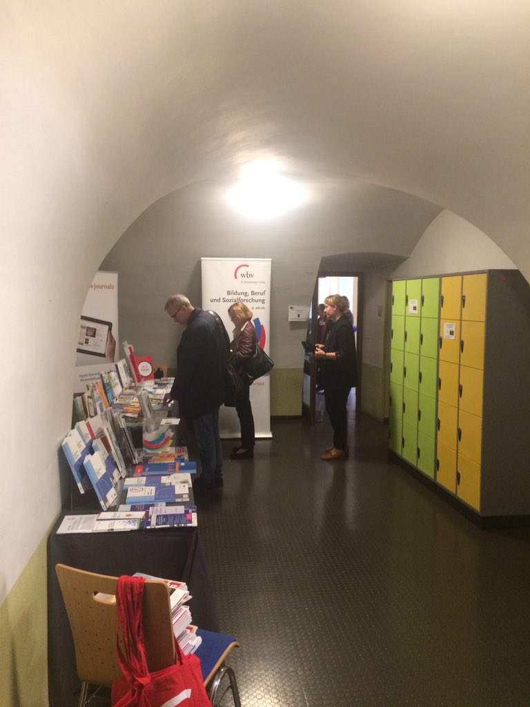 juliaschuetz_hh's tweet photo. #eb2017 - der zweite Tag beginnt #wbv @wbv_de - immer spannend! #dgfe #heidelberg https://t.co/PY6xDK6fox