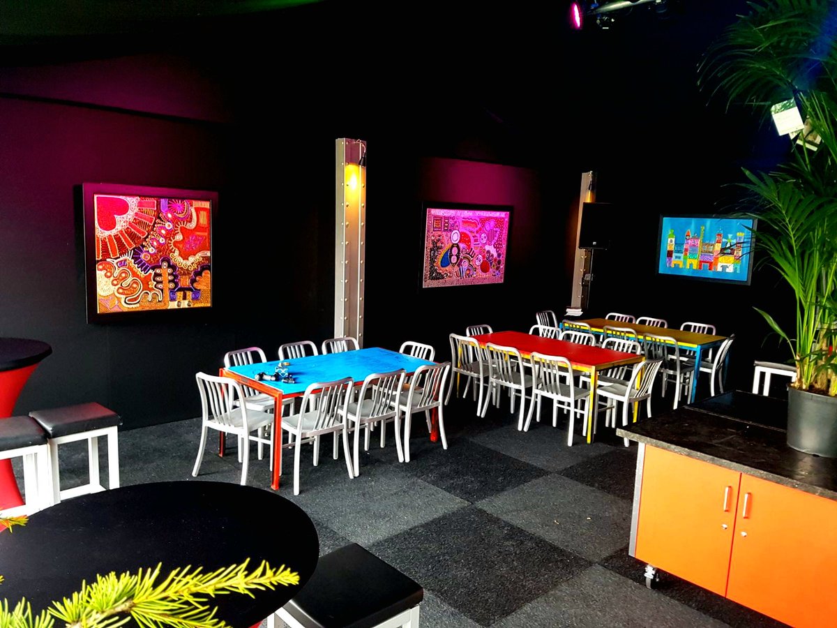 #mbe17 #founderslounge is er weer klaar voor! #kunst #boekelo #Military #art #loveit 5-8 okt Military Boekelo ...