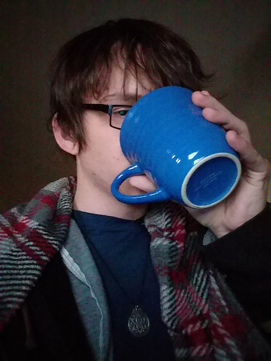 Its still Sep. &amp; I had to throw on 2 hoodies &amp; a blanket todo the morning drawing Thank God for the heat of #Coffee 

 #art #artistproblems