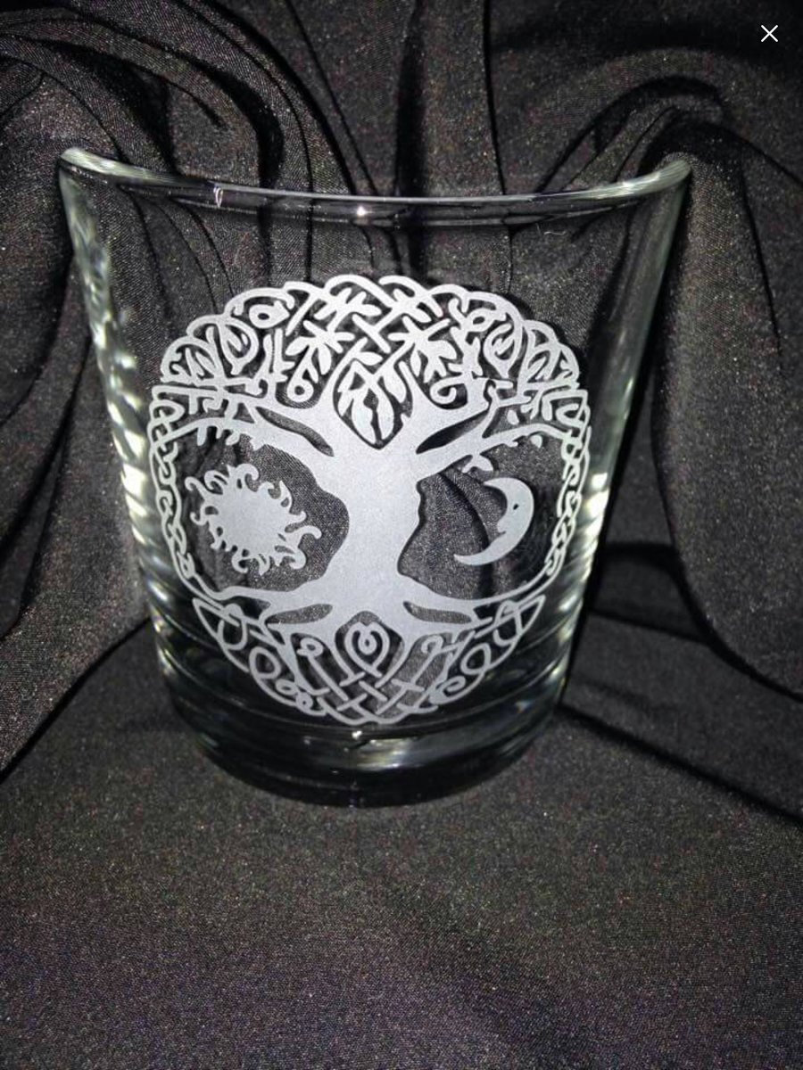 SentimentsGlass's tweet image. Tree of life engraved Tumbler. £5.99 plus p&amp;amp;p. #new #glass #handmade #treeoflife #tumbler #gift #unique #engraved