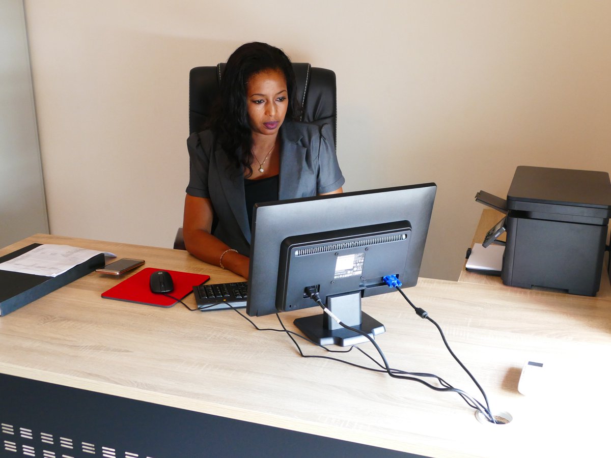 Créez votre entreprise en 72 H au  Centre d’Appui des Petites et Moyennes Entreprises #CAPME à Donka immeuble  Activa.
#InvestirEnGuinée.