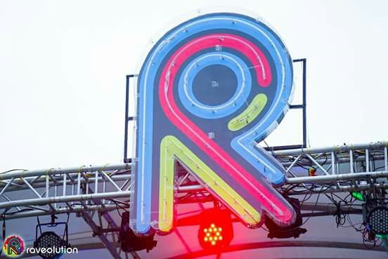 Raveolutionph's tweet image. Good music. Good friends. Good vibes.
Hang in there Raveolutionaries! Weekend is near! 😍

#OneRhythmOneNation
#RaveolutionPH #UniteinColor