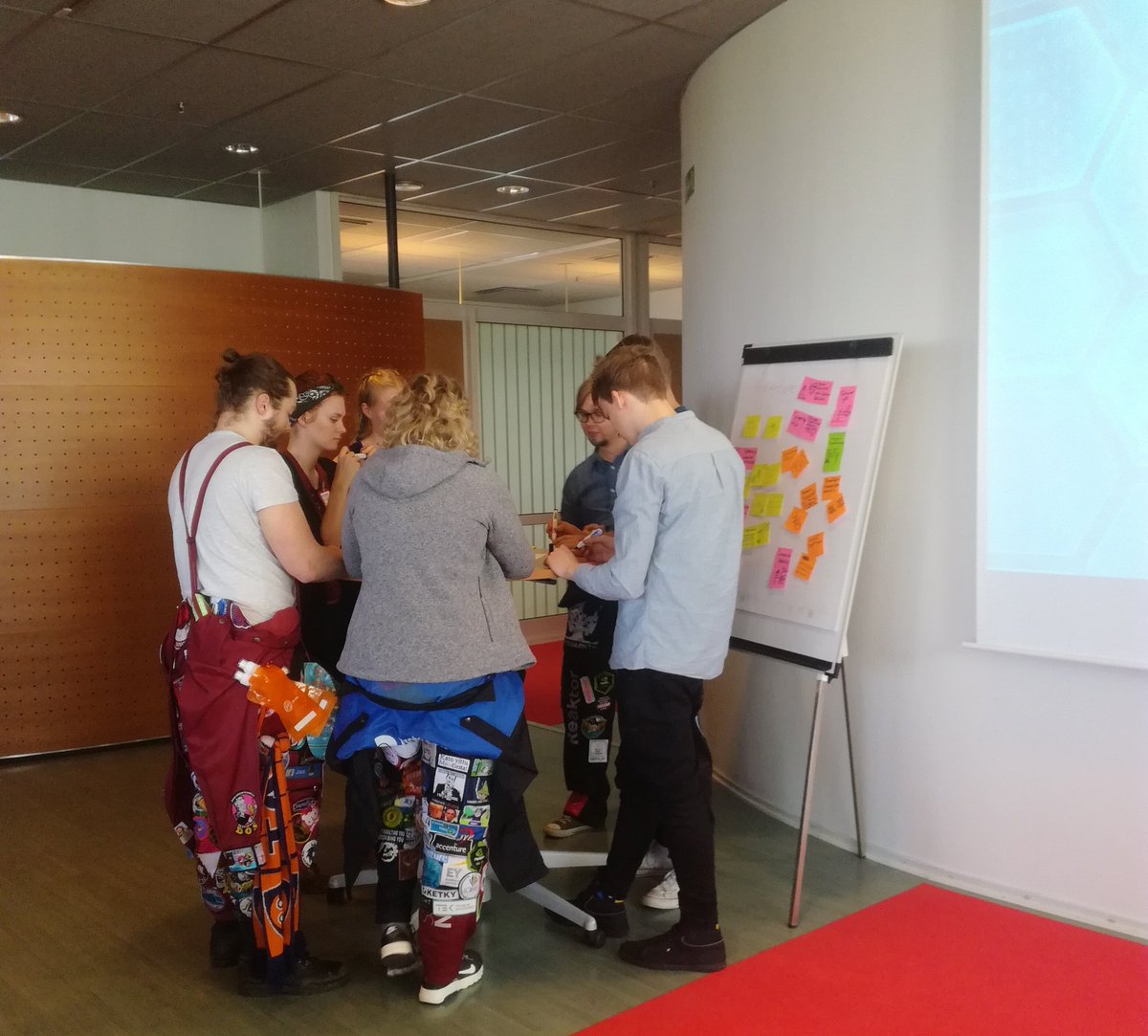 miia_ramo's tweet photo. How to utilize #blockchain in #healthcare industry? 🤔 @linkkijkl is throwing some big ideas @ibmfinland #designthinking https://t.co/1zRm66ZdMW