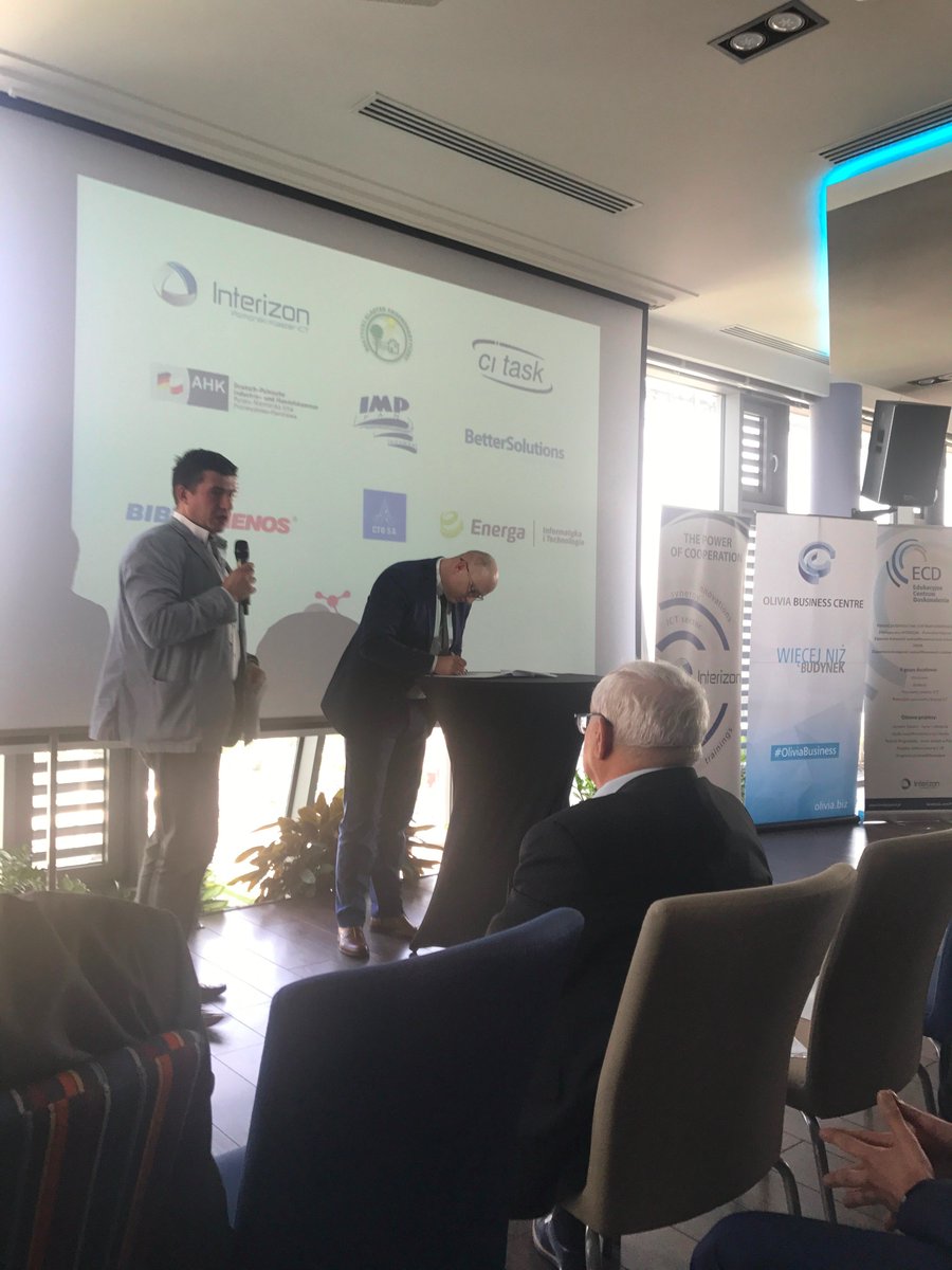 Agreement signed by <a href="/pszleter/">Przemek Szleter</a>. BetterSolutions among founding partners of Pomeranian Digital Innovation Hub for #Industry40 <a href="/MR_GOV_PL/">Marcin Kowalczyk</a>