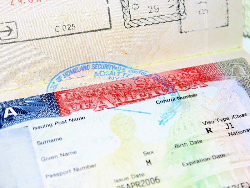 usvisaservice's tweet photo. Will #Trump das #Austauschprogramm #J1Visa für die #USA abschaffen? Amerika steht doch für "kulturellen Austausch": https://t.co/9HucNulkRu https://t.co/amF3FM8DOW