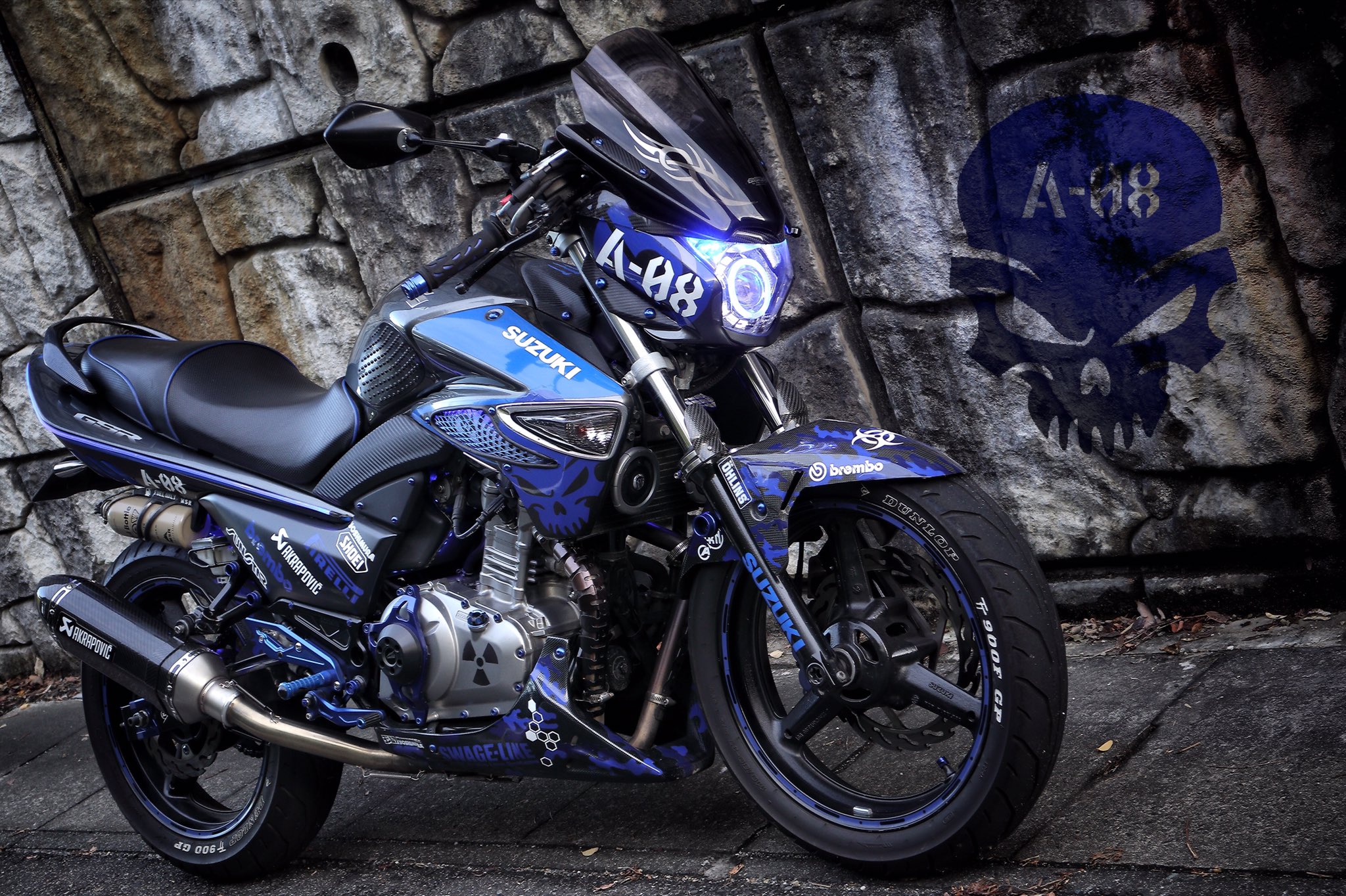 ゔぉる マフラー変えてからまともに車体写真撮ってなかったので もう弄ることはない Gsr250 私のバイクお世辞でも かっこいいと言ってくれる人rt T Co G5nkvnmynb Twitter