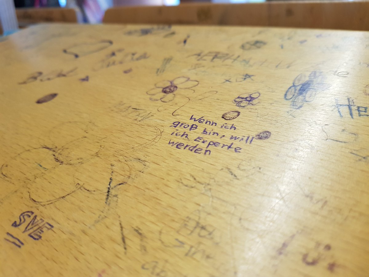 emsetoni's tweet image. Wünsche eines #Studenten #omk2017 
#uni #experte #lüneburg