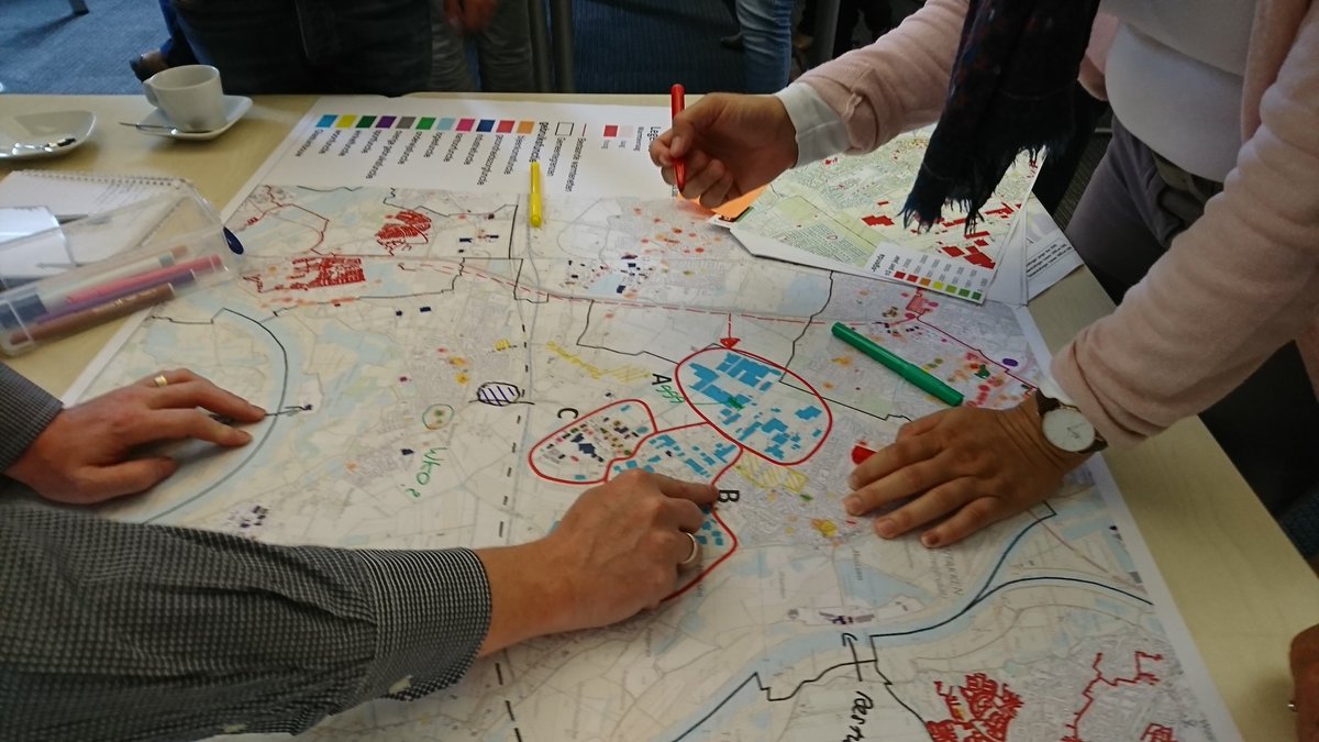 petrahofs's tweet photo. Op Transitie Expeditie met @LingewaardGem, samen weten we meer! #masterclass #cocreatie https://t.co/maIQQTZlMQ