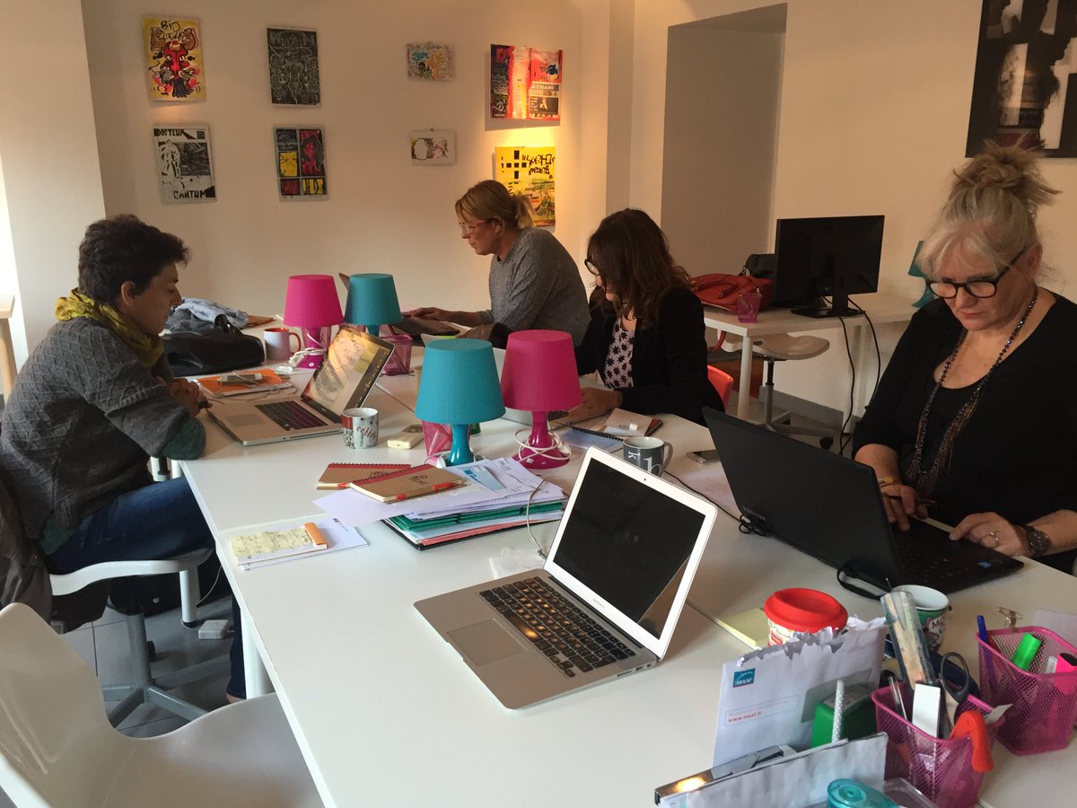 pointsud's tweet image. Aujourd'hui, c'est une ambiance très féminine que vous trouverez à Point Sud Coworking Saint Raphaël...
Et ça bosse dur!!!