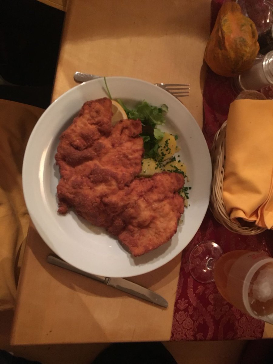 lukasfischer's tweet photo. #DrupalCon is #schnitzelcon. Yummy! https://t.co/pXOPW37oGT