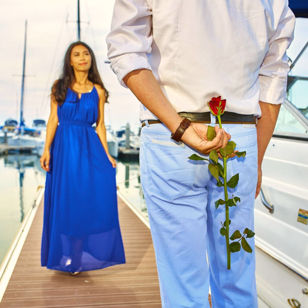 lifixapp's tweet photo. Surprises let your loved ones know how much you care ♥ Need ideas? LIFIX has some for you and your #Thursdate! 🌹 https://t.co/QeyrXdRtmA https://t.co/3meqOWbvB2