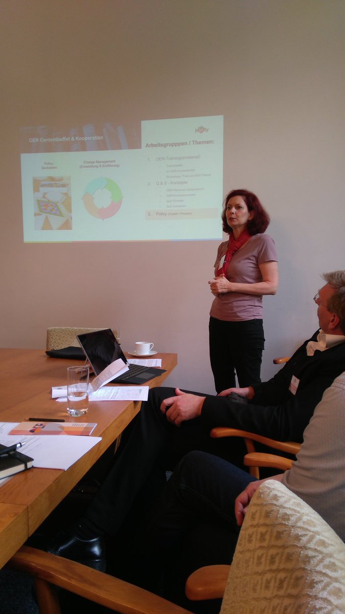 OER_JOINTLY's tweet photo. @AnnettZobel spricht über AG-Kooperationen im OER-#Contentbuffet #OERde #OERjointly17c https://t.co/wK2Ilfrmbo
