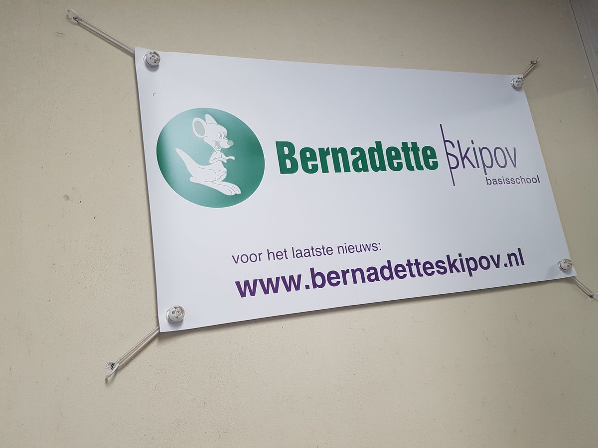 Alle 14 scholen van SKIPOV in Veghel gaan 5 oktober dicht.  VEGHELAREN naar Den Haag <a href="/AObtweets/">AOb</a> <a href="/POfront/">POfront</a>