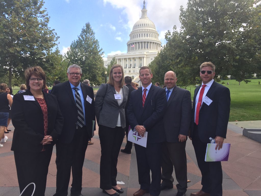 Thanks, Abby <a href="/SenSherrodBrown/">Sherrod Brown</a>, for mtg w <a href="/MountCarmel/">Mount Carmel Congregational Church</a> on ideas to improve Ohioans health #TrinityHealthOnTheHill