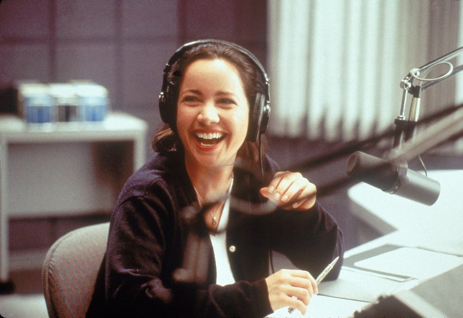 Happy birthday to a brilliant actress and comedian, two-time Emmy nominee Janeane Garofalo! 