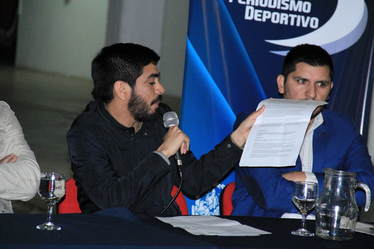 EquipCaceresHCD's tweet photo. 💪⚽📺 Comparti junto a Pablo, Daniel y Javier Vicente el panel del 5to Congreso De Periodismo Deportivo

 #LucasCaceresConcejal2017 https://t.co/UxgFgrNHel