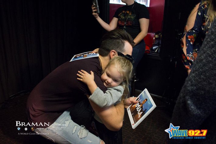 JRoz99's tweet photo. Iโm not sure if Iโm more excited for #YOURS or #RylanAdele, either way we are going to be jamming to @russelled on the way to school ๐๐ค๐ป https://t.co/LSouNWMRZ1