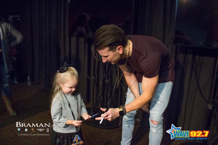 JRoz99's tweet photo. Iโm not sure if Iโm more excited for #YOURS or #RylanAdele, either way we are going to be jamming to @russelled on the way to school ๐๐ค๐ป https://t.co/LSouNWMRZ1