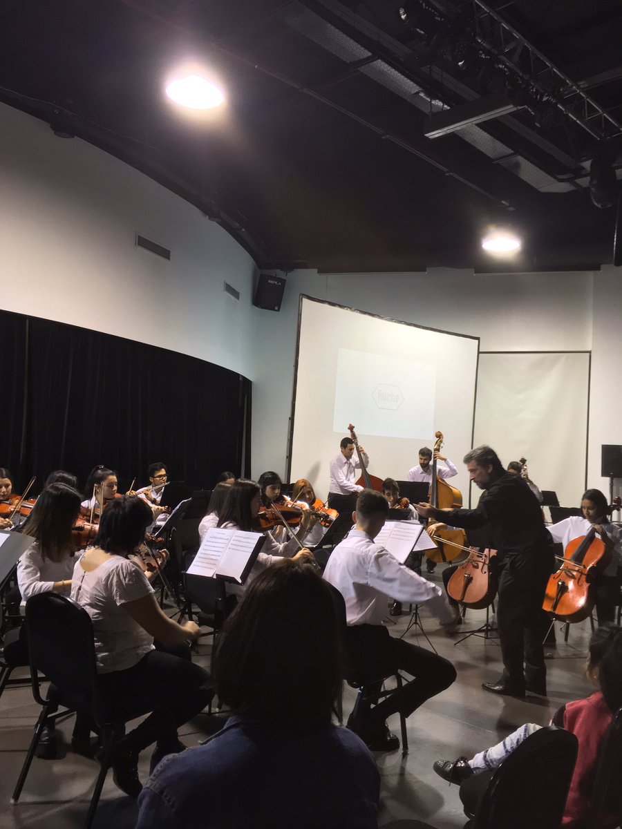 WalterVillar's tweet photo. "Vidas que inspiran" - Orquesta Infantil y Juvenil de @lastunasong Jóvenes que se esfuerzan por superarse. Un ejemplo para todos! https://t.co/S5qTuJCoHT