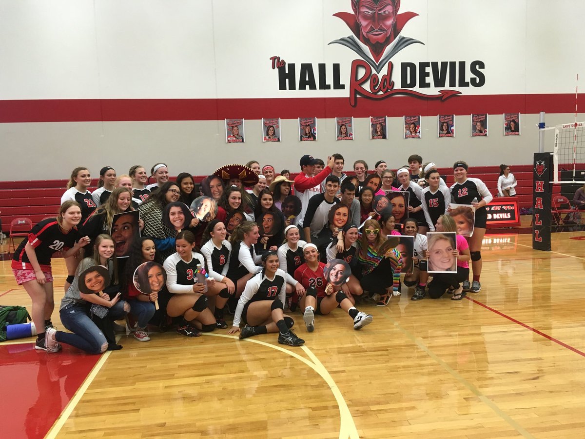 and that’s a dub for senior night!!
much love for everyone that came you guys were awesome❣️ 
love all these girls