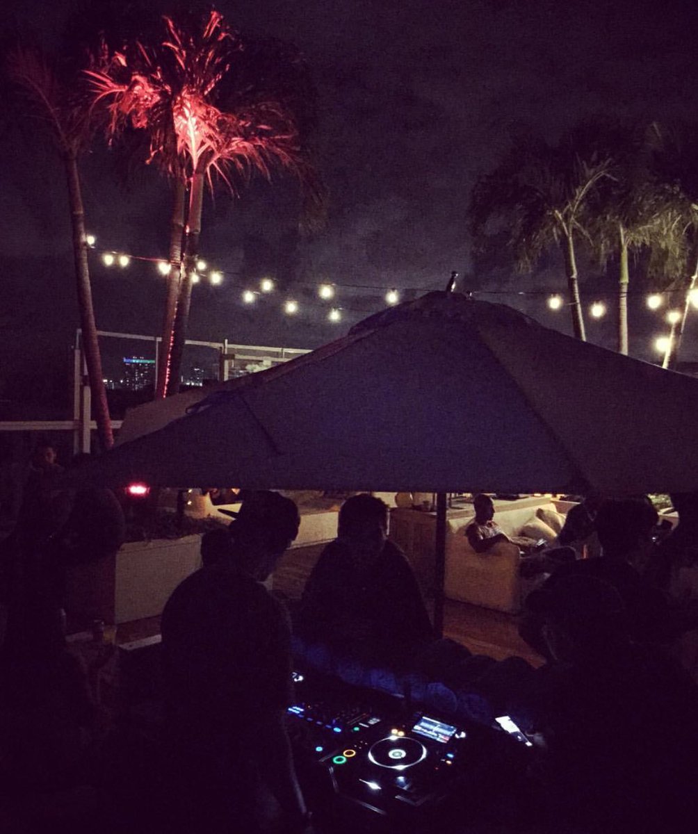 🎧 served poolside w/ a side of FUNK. #funkshui #the1rooftop #miami #southbeach #thursday #music #dj