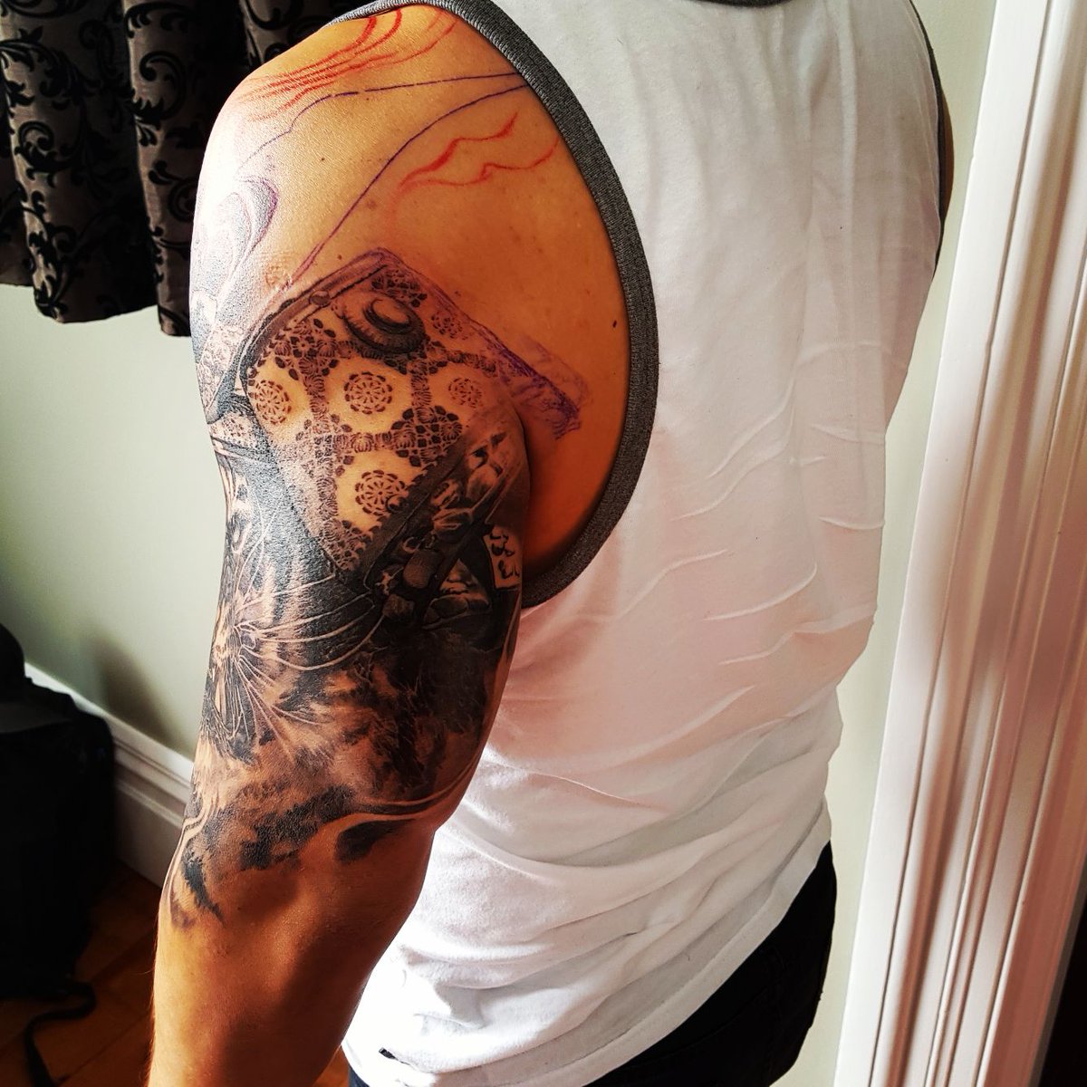 _AlejandroOlaya's tweet photo. Mission accomplished, this #tattoo has a deep meaning for me. Thanks to Nick Noonan for the awesome art #samurai #tiger #realistictattoo https://t.co/5COLDwRqTB