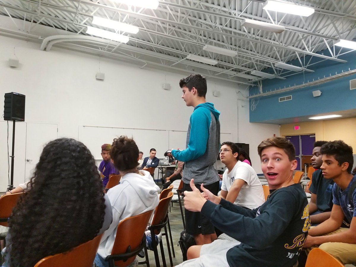historybymintz's tweet photo. Proud of #apworld students @ #BCPSNextGen! Thx @RobertwRuncie &amp; @SPHSHenschel for this venue for young adults to speak&amp;listen. #paladinpride https://t.co/SeebiZo8mp