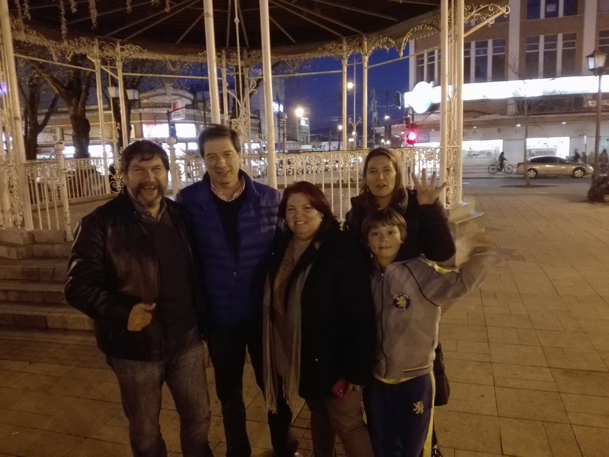 <a href="/ICLosRios_/">IC Los Ríos</a>  Junto a correligionario Patricio Tombolini Visita a #Valdivia.cl #GuillierPresidentedelaGente <a href="/PRLosRios/">P. Radical Los Rios</a> <a href="/ZaydaOrtizA/">Zayda Ortiz</a> <a href="/izq_ciu/">.</a>