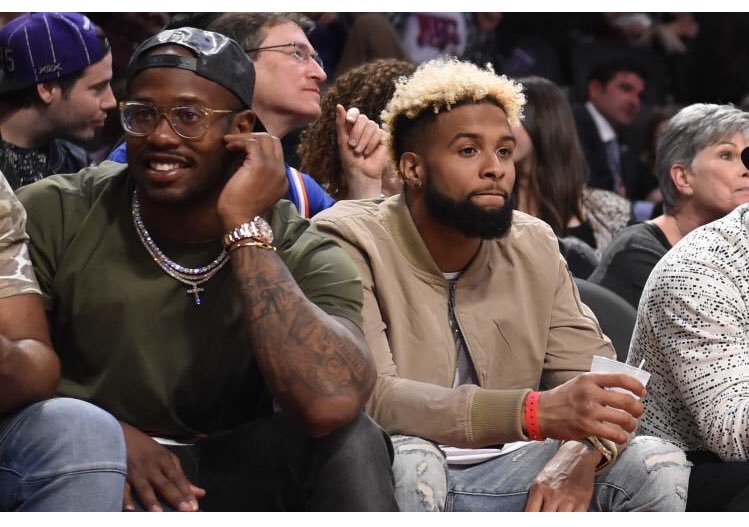 iiamwan8k's tweet image. when your halfway thru a function &amp;amp; realize you should had stayed home.