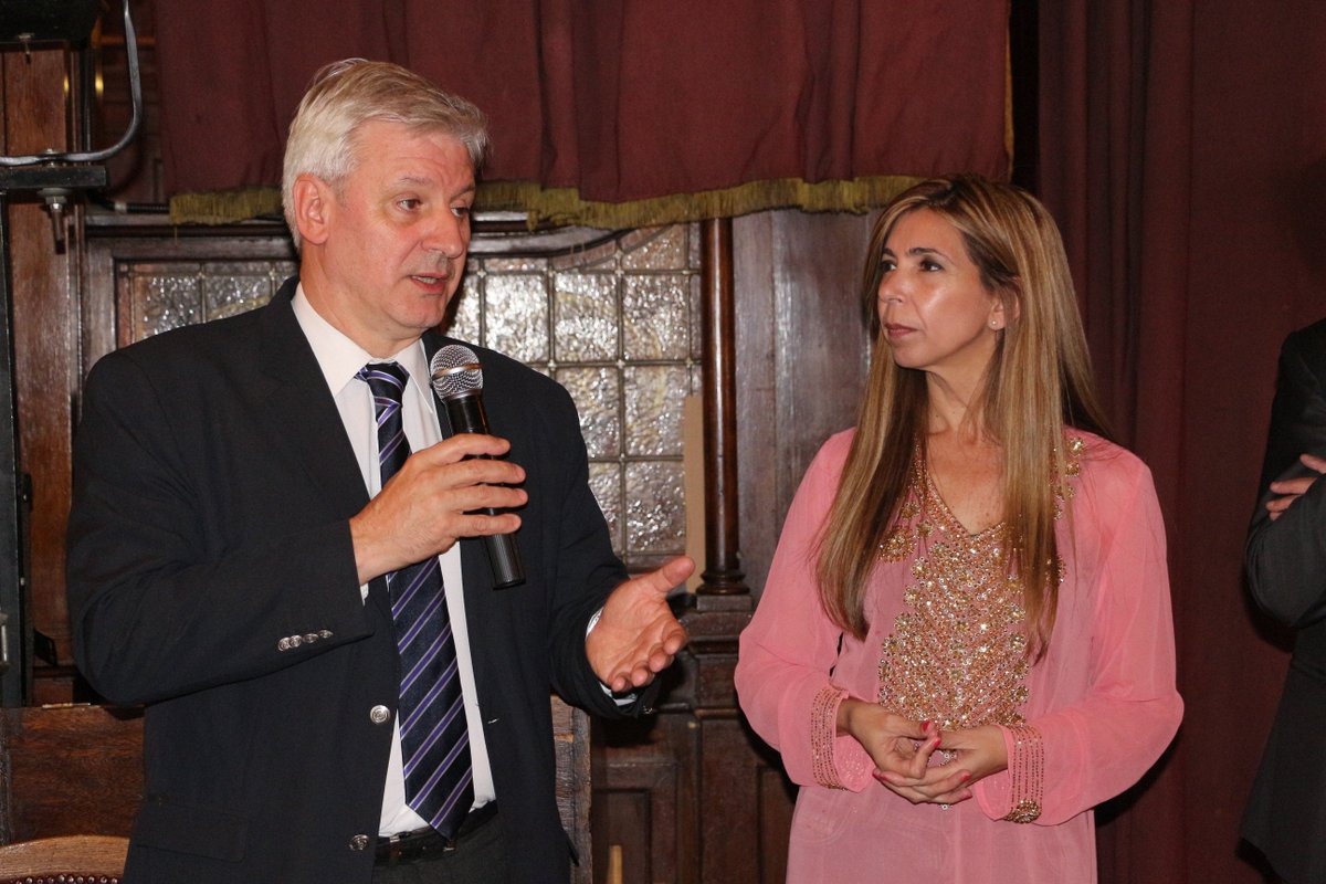 raposoemilio's tweet photo. Encuentro de #Cultura y #Patrimonio en el @Grancafetortoni ¡Gracias @marielablanco26 por la invitación a este enriquecedor encuentro! https://t.co/SksgUOrDds
